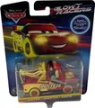 Produktbild: Cars Glow Racers leuchtendes Hook Fahrzeug im Dunkeln