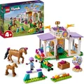 Produktbild: LEGO 41746 Friends Reitschule Set mit 2 Spielzeug-Pferden, Aliya und Mia Mini-Puppen, Reitstall- und Pferdespielzeug, Tierpflege-Geschenk für Kind... - Bunt