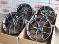 Produktbild: BBS SR grau 4 Felgen 18 Zoll SR032 + SR033 für Porsche Macan mit ABE