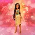 Produktbild: Hasbro Disney Prinzessin Schimmerglanz Pocahontas Puppe, Modepuppe, Spielzeug