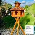 Produktbild: DARLUX handgefertigtes Sechseck Vogelhaus aus Holz wetterfest M - XXL mit und ohne Ständer, Futterhaus, Futterhäuschen (Größe XXL mit Ständer, Rot - Braun)