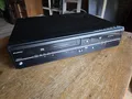 Produktbild: Funai WD6D-M100 VHS DVD VIDEO CASSETTE Recorder mit HDMI