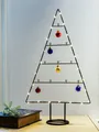 Produktbild: LED Tanne - 61cm / mit 5 Kugeln - Christ Baum Aufsteller Haken selbst dekorieren