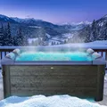 Produktbild: BRAST Whirlpool MSpa Oslo Sapphire mit Fester Außenwand | LED-Beleuchtung in 20 Farben für 6 Personen | 160x160x65cm | 120 Massagedüsen | Ganzjähriger Einsatz Winterfest | In & Outdoor Pool