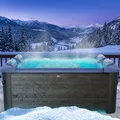 Produktbild: BRAST Whirlpool MSpa Oslo Sapphire mit Fester Außenwand | LED-Beleuchtung in 20 Farben für 6 Personen | 160x160x65cm | 120 Massagedüsen | Ganzjähriger Einsatz Winterfest | In & Outdoor Pool