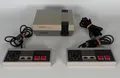 Produktbild: NINTENDO CLASSIC MINI: NINTENDO NES Mini KONSOLE mit  2 CONTROLLER + 30 Spiele