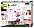 Produktbild: Lena 42332 Bastelset DIY Scrapbooking Sammelalbum, Scrapbook Fotobuch mit 100 Seiten, 50 Fotoecken, 2 Schleifenklammern und 18 Stickerbögen, für Kinder ab 8 Jahre, Mittel
