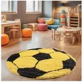 Produktbild: SIMPEX24 Teppich Fußball Design, Rund, Höhe: 30 mm, Kinder Teppich Fußball Form Kinderzimmer Versch. Farben und Größen gelb 120 cm x 120 cm x 30 mm