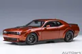 Produktbild: Autoart 71773 1/18 Dodge Challenger R/T Scat Pack Widebody 2022 Zimtstange
