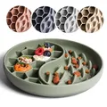 Produktbild: ne&no® Anti Schling Napf für Hunde und Katzen I Slow Feeder I Leckmatte Hund mit großem Saugnapf I Schleckmatte Katze für Nassfutter und Trockenfutter (sage Green)