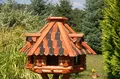 Produktbild: Deko-Shop-Hannusch Futterhaus/Vogelhaus mit Holzschindeln und Gauben Verschiedene Dachfarben und Solarbeleuchtung wählbar, V13, Farbe:V13 braun-schwarz ohne Solar