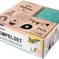 Produktbild: folia 31104 - Holzstempelset Happy Birthday, inklusive 9 Holzstempel und 2 Stempelkissen - ideal zum Verzieren von Karten, Freundschaftsbüchern, für Lettering und Scrapbooking