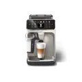 Produktbild: PHILIPS 5500 Series Kaffeevollautomat – 20 Getränke, Modernes Farb-Touchdisplay, LatteGo-Milchsystem, SilentBrew-Technologie, 100% Keramikmahlwerk, QuickStart, 1,8L Wassertank, Weißchrom (EP5543/90)