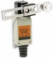 Produktbild: Endschalter XZ-8/108, 5A/250V | Mit verstellbarem Rollenhebel | Schließer/Öffner | Schaltleistung 5A/250V | Metallgehäuse | IP64 Wetterfest | Mit Erdungsanschluss und Knickschutztülle