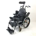 Produktbild: AAT V-Max Elektrische Schiebehilfe + Pflegerollstuhl Rea Clematis Sb. 42 cm 5801