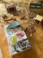 Produktbild: Reitplatz & Turnier 42189/ 42160 (Box) Schleich + Pickup-Trailer und menge Extra
