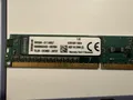 Produktbild: Kingston KVR16N11S8/4 → 4 GB DDR3-1600 (PC3-12800), 1.5 V, Non-ECC, UDIMM