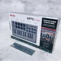 Produktbild: AKAI Professional MPK mini MK3 25 Key 8 Pad USB MIDI Keyboard Controller Grau JP