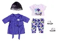 Produktbild: BABY born Deluxe Kalte Tage Set aus blauem Mantel, Mütze, Shirt, Leggins und Stiefeln,für 43 cm Puppen, 831991 Zapf Creation