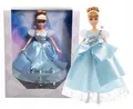 Produktbild: Disney Princess Cinderella Doll Deluxe Collectible Doll HLX60