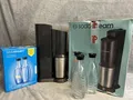 Produktbild: Sodastream Crystal 3.0 Trinkwassersprudler 3 Glasflaschen Wassersprudler 0,7 L