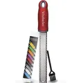 Produktbild: Premium Zester Rasp | Vlijmscherp roestvrijstalen Zester | Vaatwasmachinebestendig | Inclusief beschermkap en reinigingsborstel - Rot