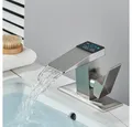Produktbild: MECO Badarmatur (Wasserhahn mit Temperaturanzeige, 1-St) Elegantes Wasserfall-Design