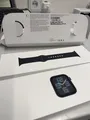 Produktbild: Apple Watch SE (2022) 44mm Mitternacht Aluminiumgehäuse mit Sportarmband,...