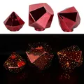 Produktbild: 3 Diamanten mit LED-Lichterkette, Funkeleffekt & Timer in Rot - Glastropfen