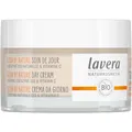 Produktbild: lavera GLOW BY NATURE Tagespflege - Naturkosmetik - vegan - Q10 & Vitamin C - feuchtigkeitsspendend - Tagescreme - vitalisierend - PETA-zertifiziert - 1 x 50 ml