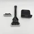 Produktbild: Gillette Body & Intimate Rasierer Herren, Schwarz – Sanfte Rasur
