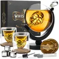 Produktbild: WHISISKEY Whisky Karaffe Set - Whiskey Geschenkset - Geschenke für Männer - Männergeschenke Geschenk - Geburtstagsgeschenk Mann - Skull Dekanter 900ML, Geschenkbox, 2 Whisky Gläser, 4 Whisky Steine
