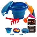 Produktbild: Schildkröt 7in1 Sand Toys Set, innovatives Sand-Spielset im Handtaschenformat, kompakt und platzsparend, Faltbarer 3 Liter Eimer mit 6 Sandspielzeugen zum Graben, Formen, Sieben und Rechen, 970244