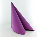 Produktbild: Sovie HORECA Serviette in AUBERGINE, Tissue Deluxe®, 4-lagig, 40 x 40 cm, 1/4 Falz, 50 Stück – Hochwertige Einweg-Papierservietten für Gastronomie, Feiern, Dinner, Events & elegante Tischdekoration