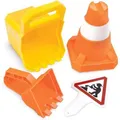 Produktbild: Hape Sandspielzeug E4097 Baustelle, mit 2 Schaufeln, Kegel und Schild, 4 Teile