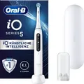 Produktbild: Oral-B iO Series 5 Elektrische Zahnbürste, Reiseetui, Quite White - Weiß