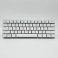 Produktbild: Razer Huntsman Mini Mercury (Lila Schalter) – Gaming-Tastatur mit 60 % Formfakto