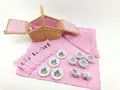 Produktbild: Picknickkorb small foot Romantik Flechtholz-Optik Geschirr-Set wie neu o. Kanne
