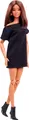 Produktbild: Barbie Basics-Modell 1, Sammlerpuppe mit brünetten Haaren, schwarzem Minikleid und Schuhen, Mode in universeller Passform, beweglichem Körper und austauschbarem Kopf, JBH72