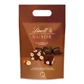 Produktbild: Lindt Schokolade | NUXOR Beutel XXL Feinherb | 700g | Cremige Gianduja Würfel in Zartbitter-Schokolade mit ganzen, gerösteten Haselnüssen | Schokoladen-Geschenk