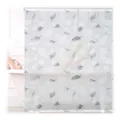 Produktbild: Relaxdays Duschrollo, 140 x 240 cm, Blatt Muster, Seilzug, flexible Montage, Duschvorhang für Badewanne, schwarz-weiß