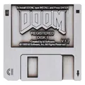 Produktbild: Doom Ansteck-Pin Floppy Disk Limited Edition