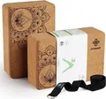 Produktbild: Overmont Yogablöcke Kork 2er Set Yogaklotz - Yoga Block mit Yoga Gurt - Korkblock für Fitness Pilates Stretching und Meditation