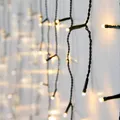 Produktbild: Eisregen Lichtervorhang warm weiß für Außen 3m mit Stecker - 90 LED - Eiszapfen Lichterkette mit 20 Lichtfäden