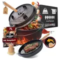 Produktbild: GUSSKÖNIG Dutch Oven Set - Eingebrannter Dutch Oven 7 Liter [3-6 Person]-Feuertopf Gusseisen mit Füßen-Schmortopf Doppelfunktion-2in1 Deckelheber, Bürste & DutchOven Rezeptbuch-30 Jahre Garantie