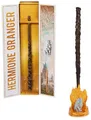Produktbild: Wizarding World Harry Potter - Authentischer Hermine Granger Zauberstab aus Kunststoff mit Hogwarts-Halterung, ca. 30,5 cm, Spielzeug für Kinder ab 14 Jahren, Fanartikel, Gold
