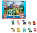 Produktbild: PAW PATROL – Action Pups Geschenkset mit 10 Hundefiguren zum Sammeln, alle Hauptcharaktere in Uniform mit Werkzeug, für Kinder ab 3 Jahren.