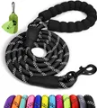 Produktbild: Taglory Hundeleine mit bequemen gepolsterten Griff, robuste Hundeleine zum Trainieren und Gassi gehen, 150×1.2cm Reflektierend Führleine aus weichem Nylon für große Hunde, schwarz