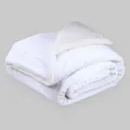 Produktbild: Cozyor Wohndecke Kuscheldecke XL warm Sherpa, Dicke Sofadecke, hochwertige Tagesdecke, 150x200 cm Plüschdecke weiß Purity, Wohnzimmerdecke Sherpadecke