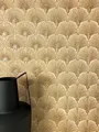 Produktbild: Newroom Tapete Gold Vliestapete Fächer - Mustertapete Modern Ornamente Glänzend Retro Vintage Vintage Orientalisch inkl. Tapezier-Ratgeber